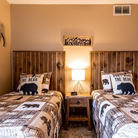 Sky High Views!!-Peak Mountaintop-Outdoor Pool-Close To Downtown-Private Balcony-Wifi-Cable Gatlinburg Extérieur photo