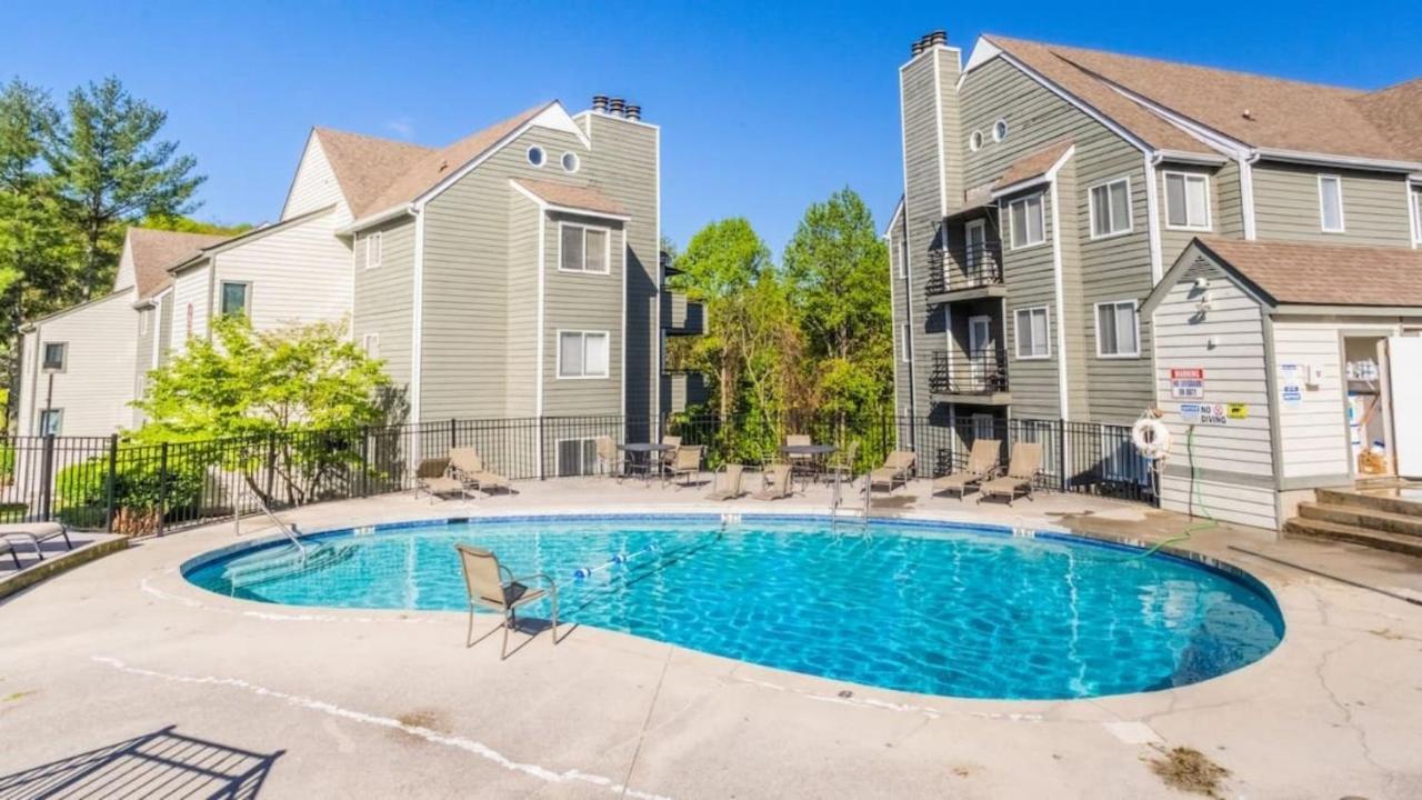 Sky High Views!!-Peak Mountaintop-Outdoor Pool-Close To Downtown-Private Balcony-Wifi-Cable Gatlinburg Extérieur photo