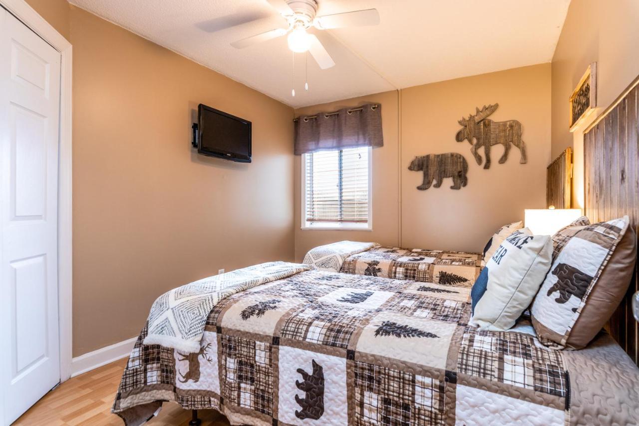 Sky High Views!!-Peak Mountaintop-Outdoor Pool-Close To Downtown-Private Balcony-Wifi-Cable Gatlinburg Extérieur photo