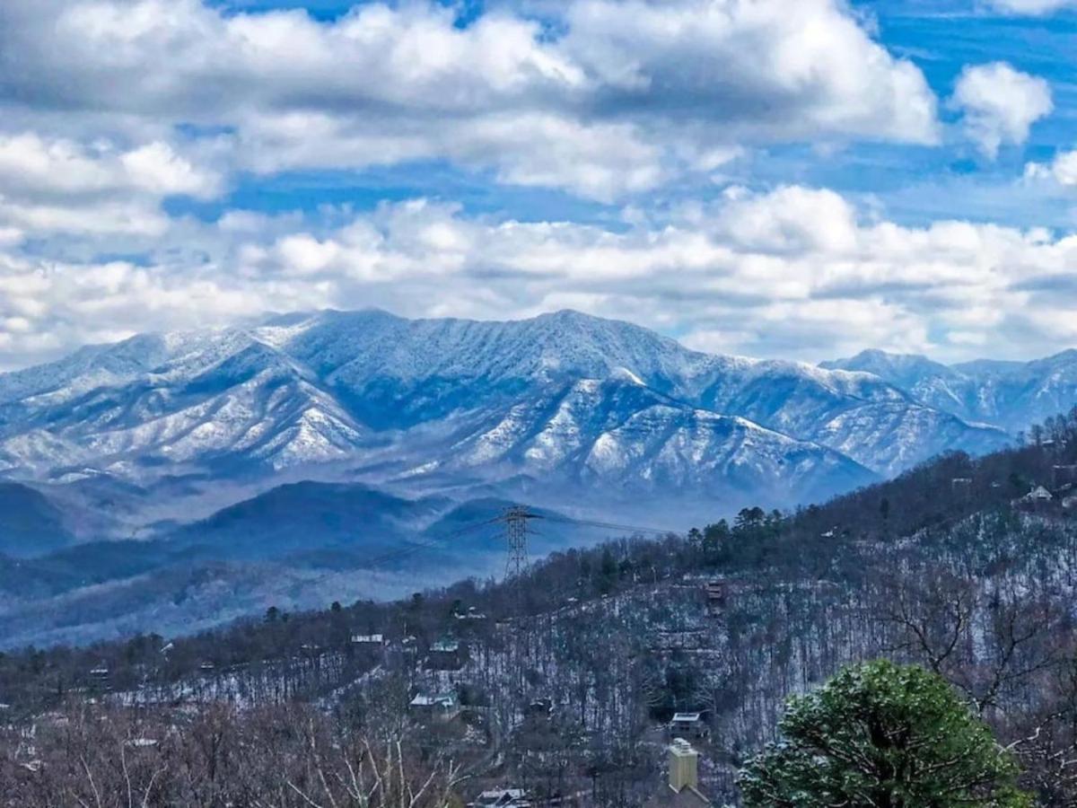 Sky High Views!!-Peak Mountaintop-Outdoor Pool-Close To Downtown-Private Balcony-Wifi-Cable Gatlinburg Extérieur photo