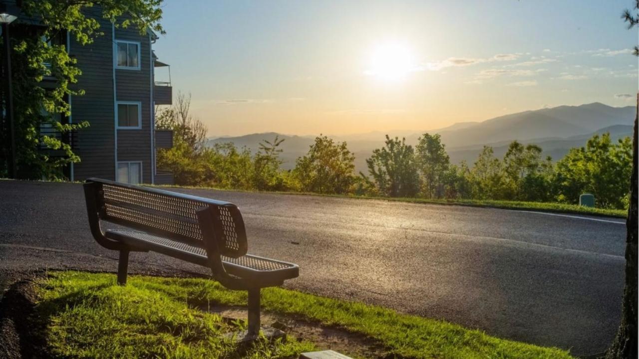 Appartement Sky High Views!!-Peak Mountaintop-Outdoor Pool-Close To Downtown-Private Balcony-Wifi-Cable à Gatlinburg Extérieur photo